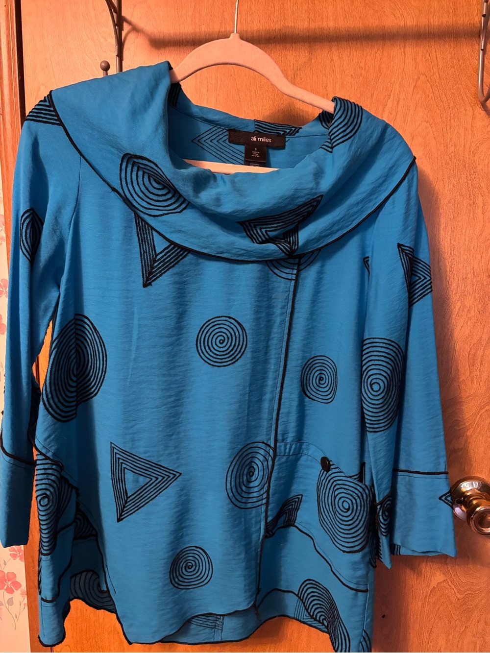 Ali Miles Blue Cowl-Neck Sweater with Black Geometric Print